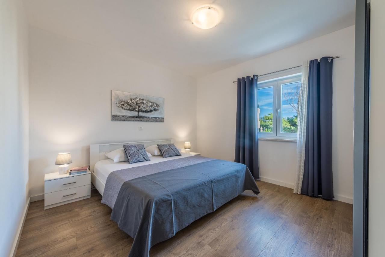 Holiday Home Bajlo Apartment With Three Bedrooms Zadar Eksteriør billede