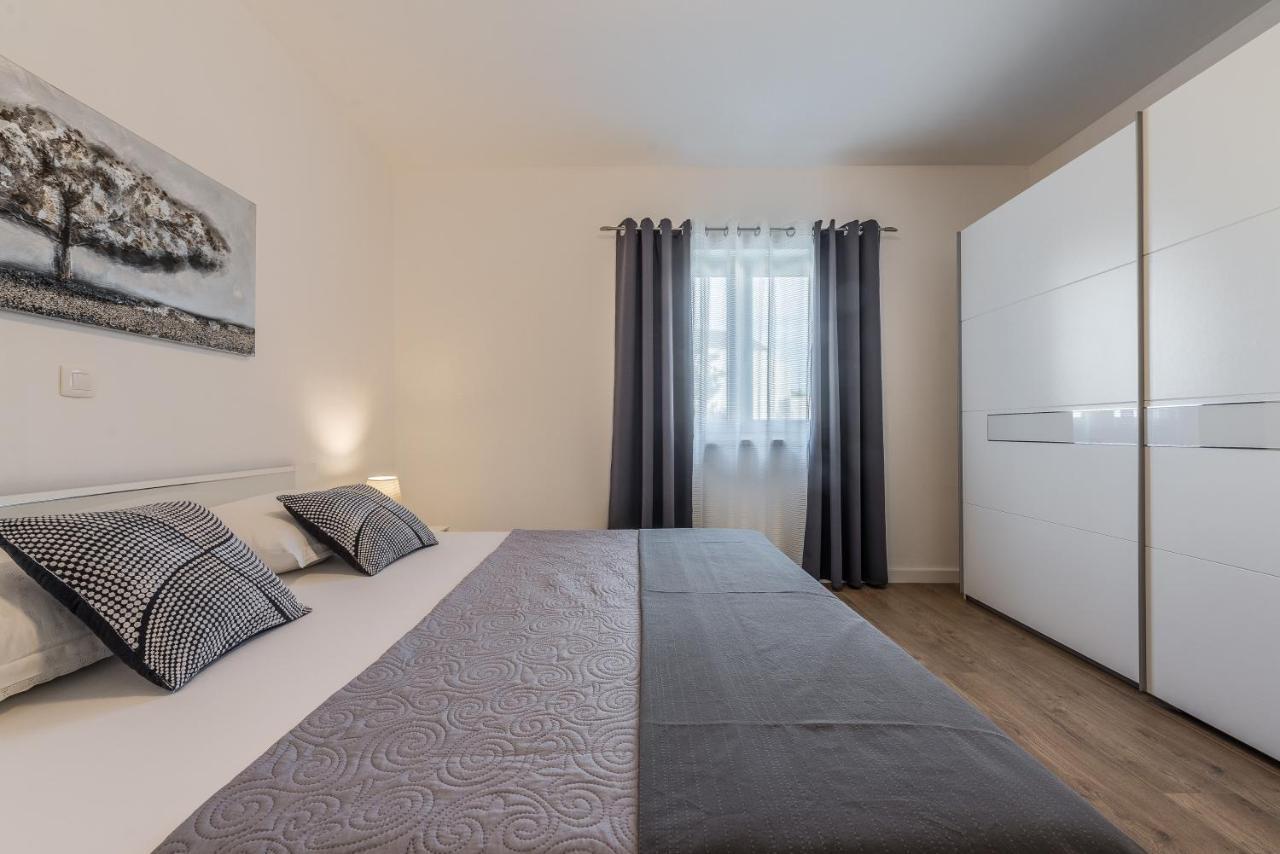 Holiday Home Bajlo Apartment With Three Bedrooms Zadar Eksteriør billede