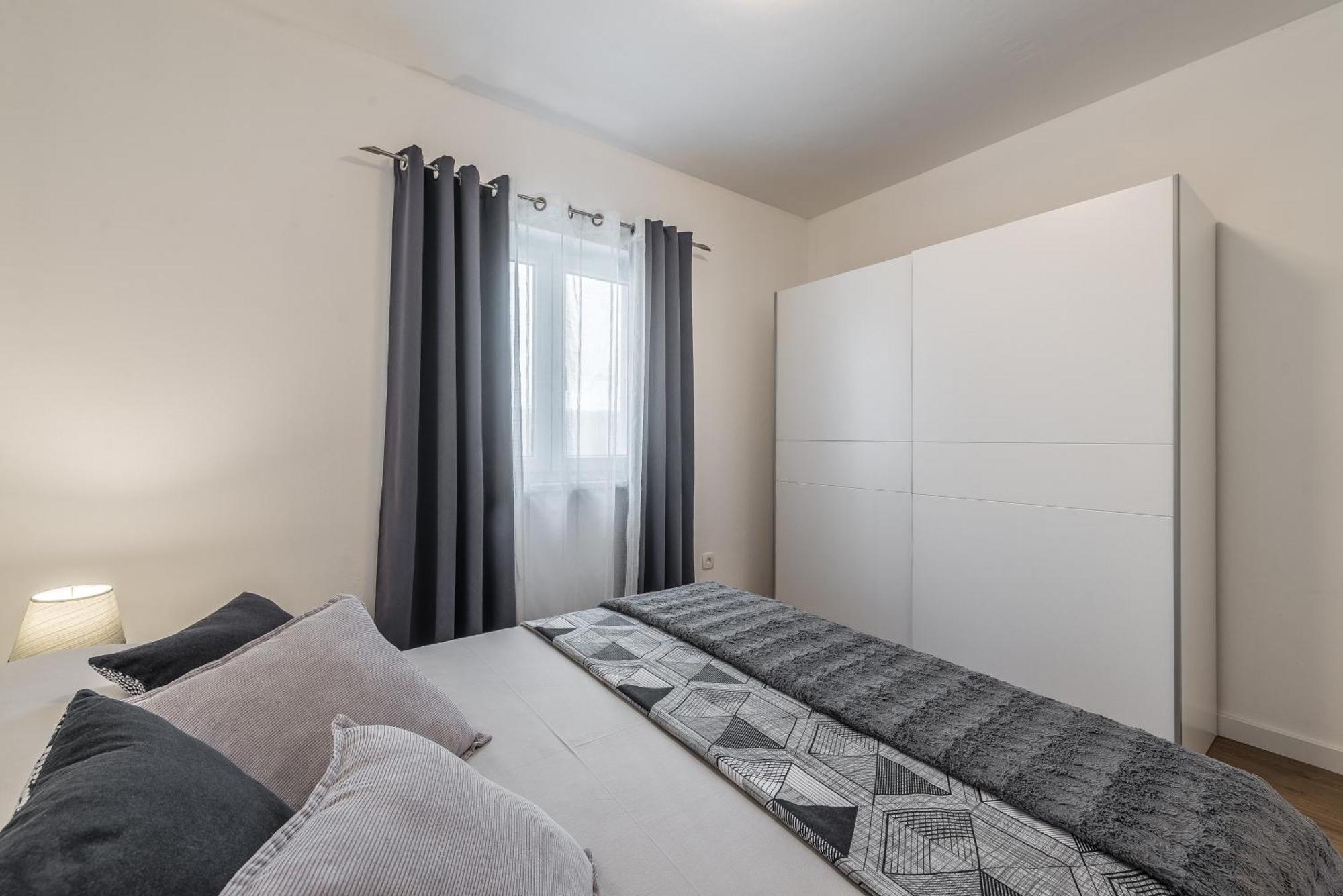 Holiday Home Bajlo Apartment With Three Bedrooms Zadar Eksteriør billede