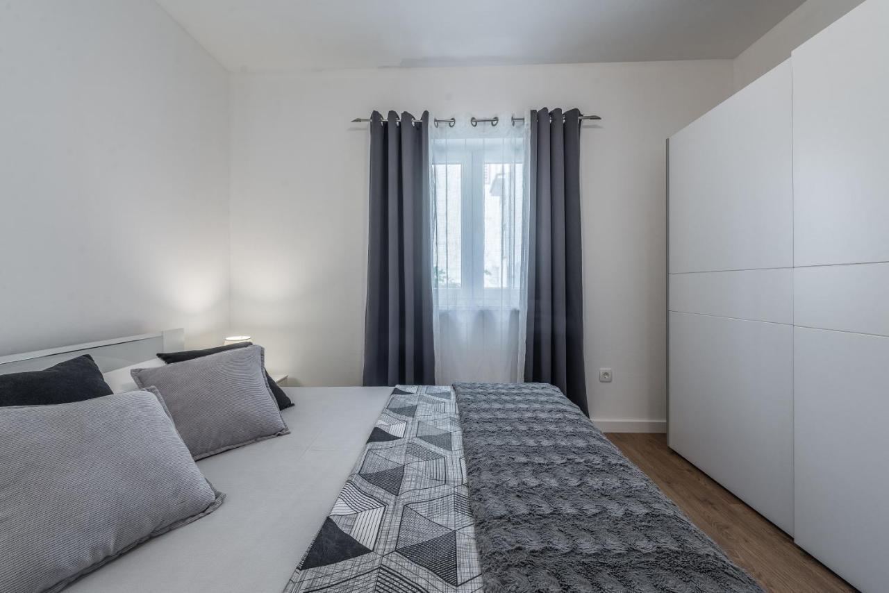 Holiday Home Bajlo Apartment With Three Bedrooms Zadar Eksteriør billede