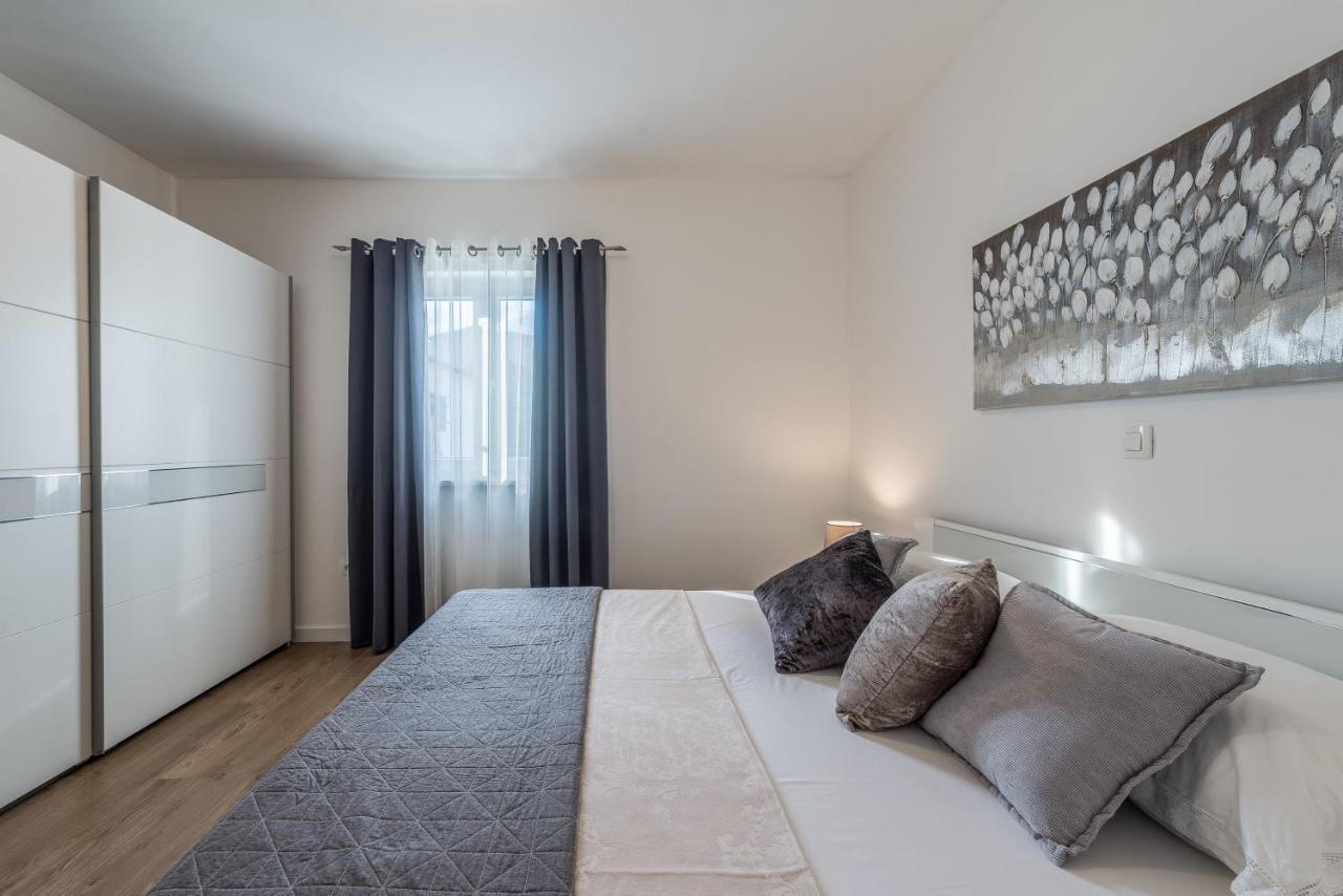 Holiday Home Bajlo Apartment With Three Bedrooms Zadar Eksteriør billede