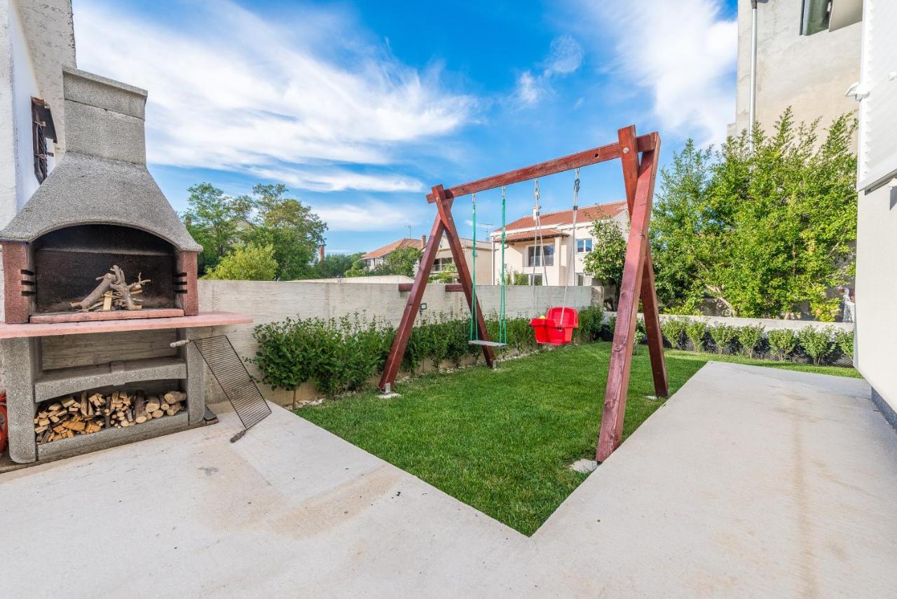 Holiday Home Bajlo Apartment With Three Bedrooms Zadar Eksteriør billede