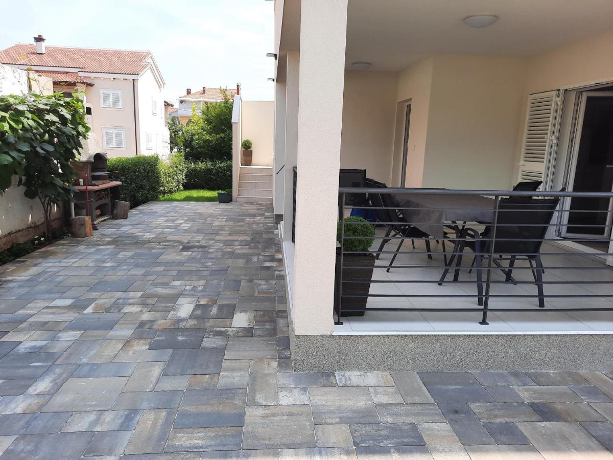 Holiday Home Bajlo Apartment With Three Bedrooms Zadar Eksteriør billede