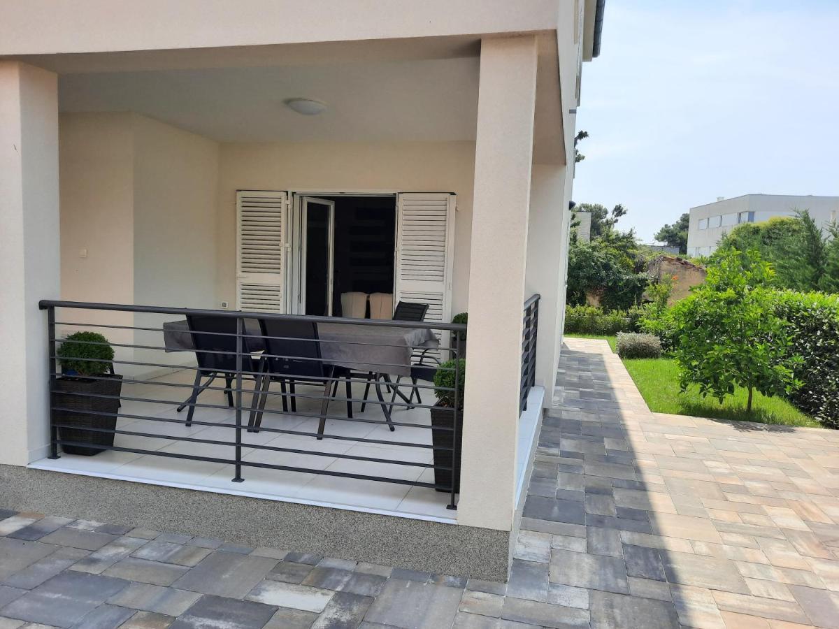 Holiday Home Bajlo Apartment With Three Bedrooms Zadar Eksteriør billede